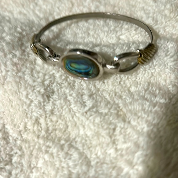 AVON Abalone Shell Bracelet, Ring & Pierced Earring Set Silver Tone Sz..6 New - Picture 1 of 8
